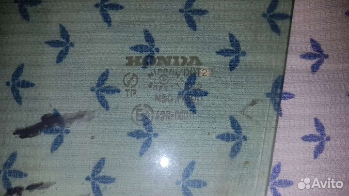 Стекло переднее правое Honda fit/Jazz