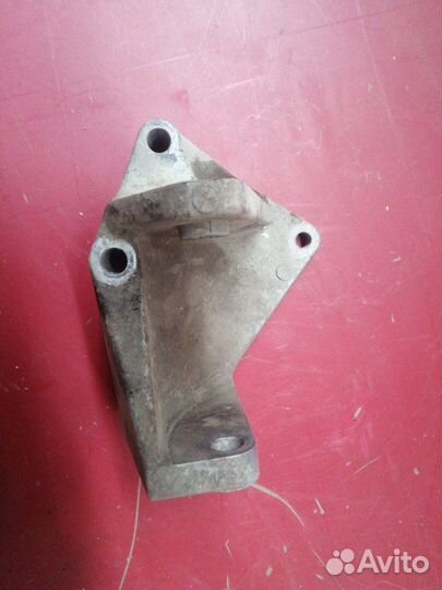 Кронштейн насоса гур Nissan Almera N16 QG15DE 2006