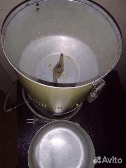 Мельница электрическая СССР