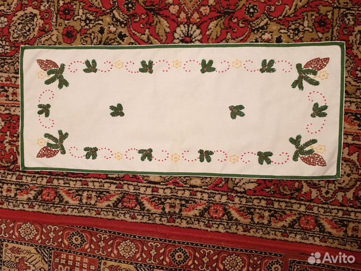 Скатерть льняная с вышивкой, салфетки ришелье