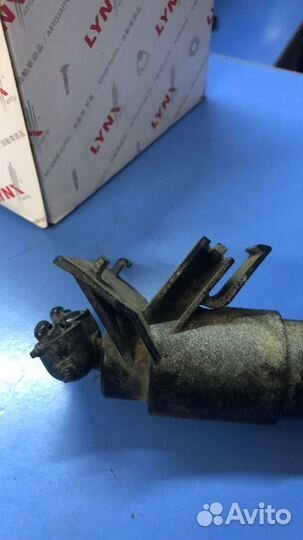 Форсунка омывателя фар Ford Focus 2