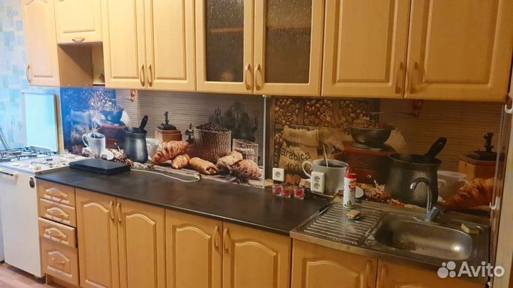 Кухонный гарнитур с раковиной