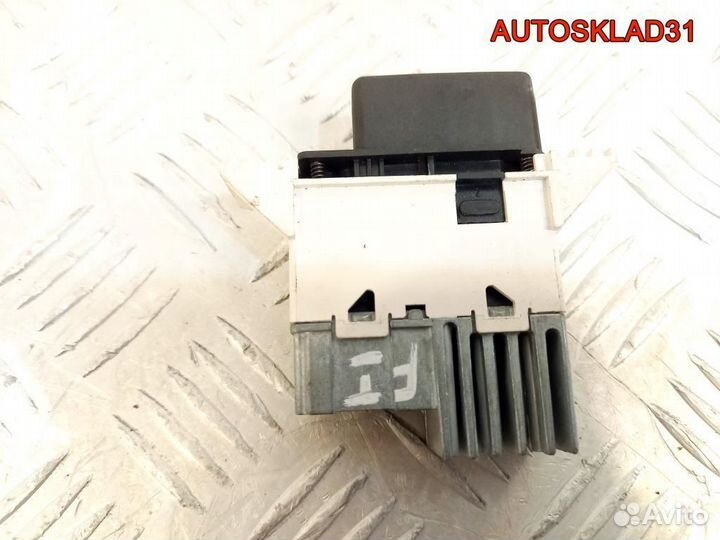 Кнопка аварийной сигнализации Ford Focus 1