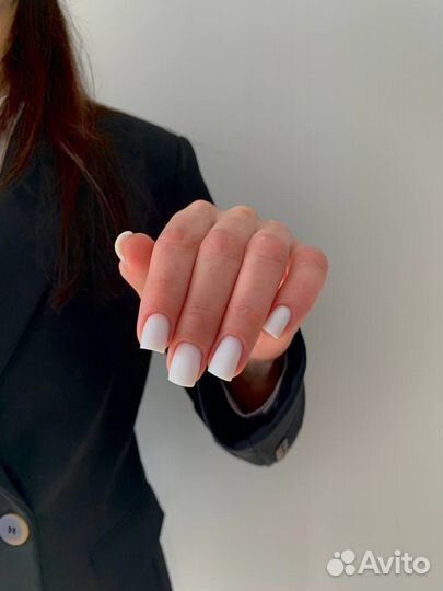 Маникюр педикюр