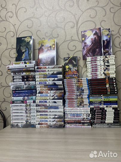 Много манги, комиксов, журналов, фигурок