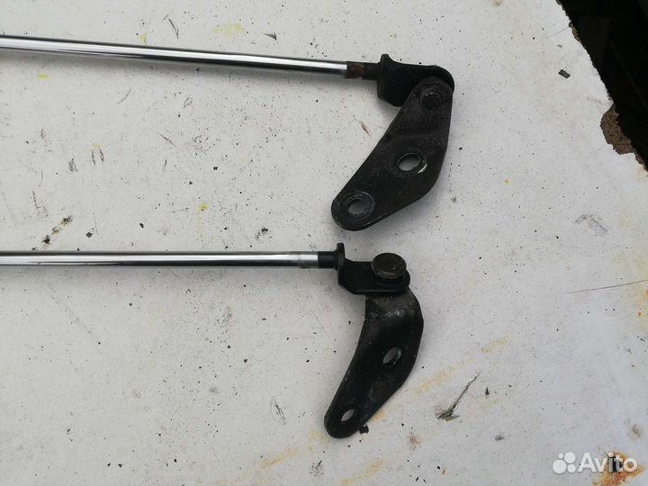 Амортизатор крышки багажника Мазда Демиo 1