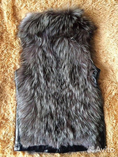 Жилетка меховая женская 46-48 размер