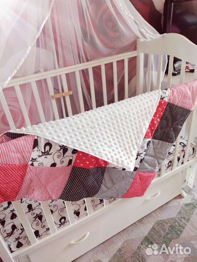 Комплект в детскую кроватку (одеяло, подушка)