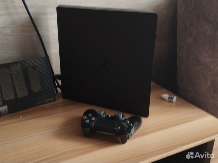 Sony PS4 pro 1tb