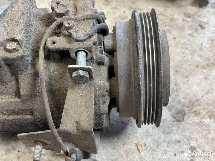 Компрессор кондеционера passat b5 8d0260808