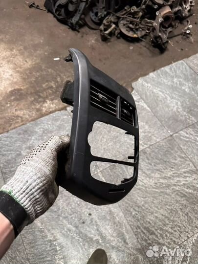 Рамка магнитолы Chevrolet Aveo T300 2012