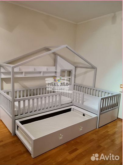 Кровать домик для троих детей
