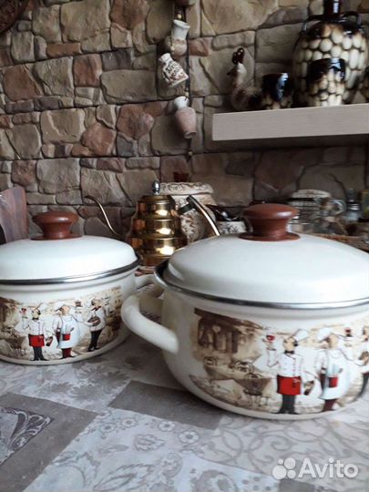 Кастрюля эмалированная