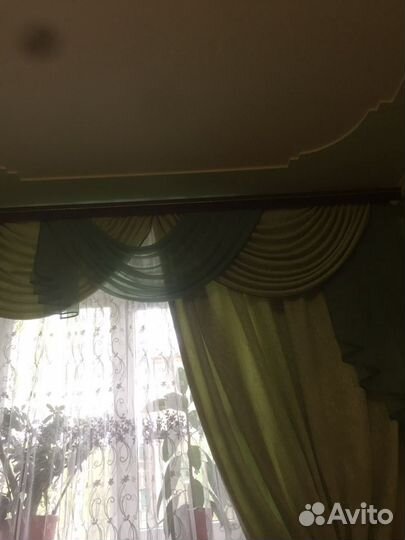 Шторы с ламбрекеном и покрывало, две подушечки / с
