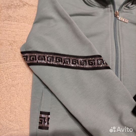 Спортивный костюм для девочки 140 146