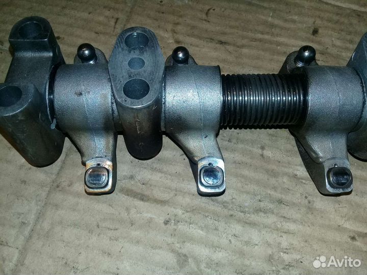 Вал коромысел в сборе TD27 Nissan Terrano 1