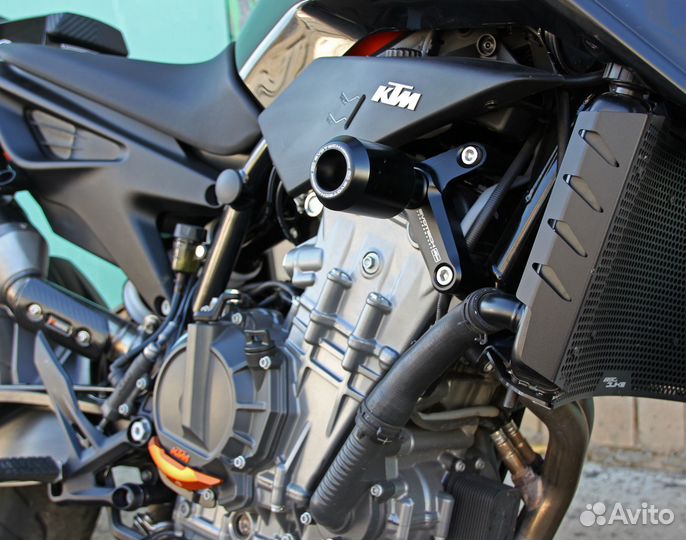 KTM Duke 890