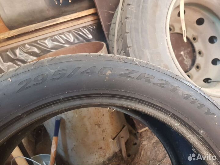 Pirelli P Zero 295/40 R21 111Y