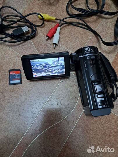 Цифровая видеокамера sony