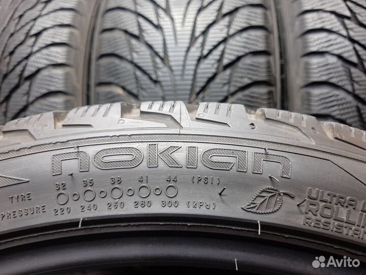 Nokian Tyres Hakkapeliitta R2 245/35 R19 93R