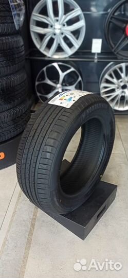 Winrun R330 215/60 R16