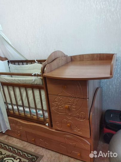 Детская кроватка трансформер с маятником