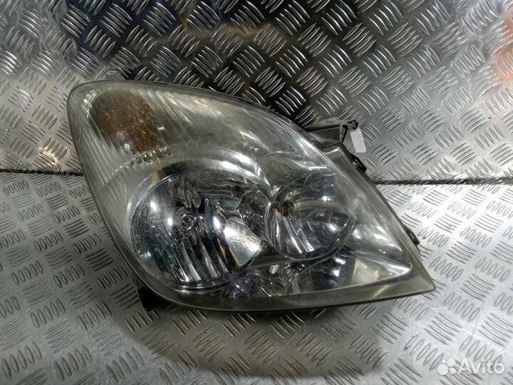 Фара Toyota Corolla Verso (2001-2009)