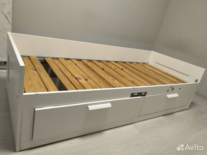 Кровать IKEA brimnes