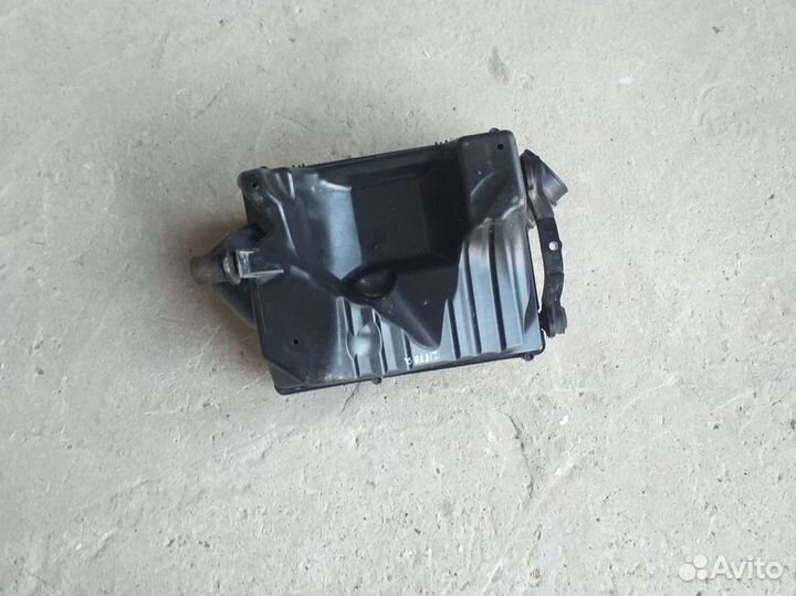 Корпус воздушного фильтра Opel Astra H 1.8