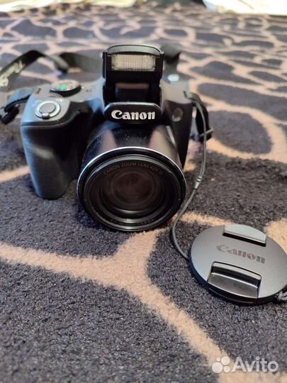 Компактный фотоаппарат canon SX 520HS