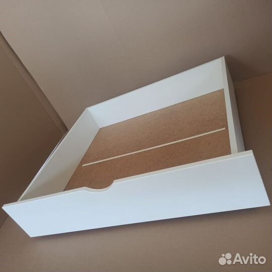 Двуспальная кровать из массива