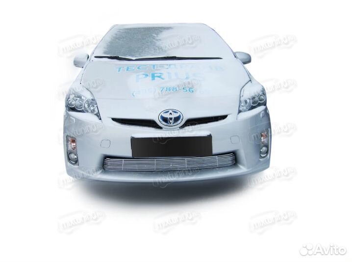 Решетка в бампер Prius III (XW30) 2009-2015 новая