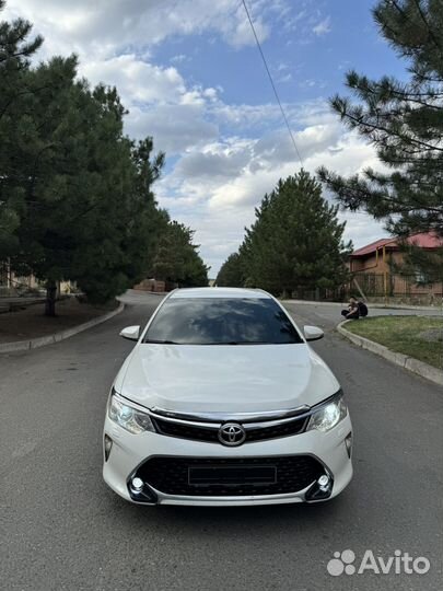Toyota Camry 2.5 AT, 2015, 240 000 км