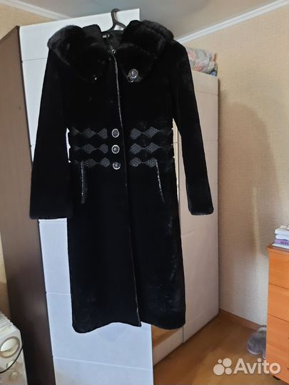 Шуба мутоновая с капюшоном