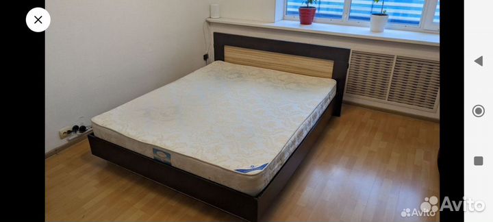 Кровать двухспальная с матрасом 160/200
