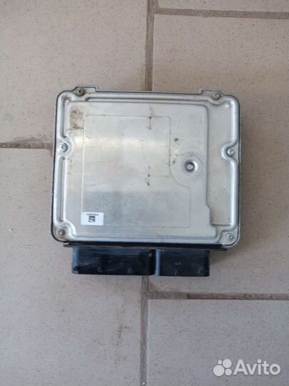 Блок управления двигателем (эбу) 3t0907115M