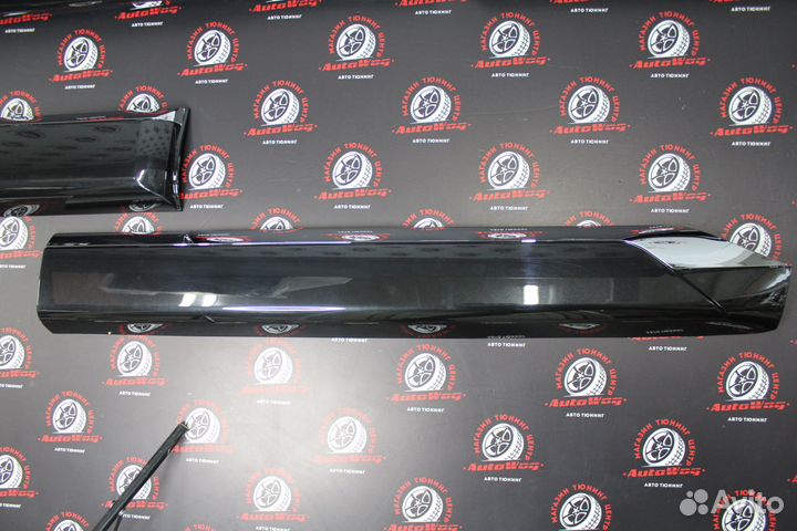 Молдинги дверей Land Cruiser 300 чёрные