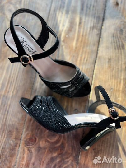 Босоножки женские