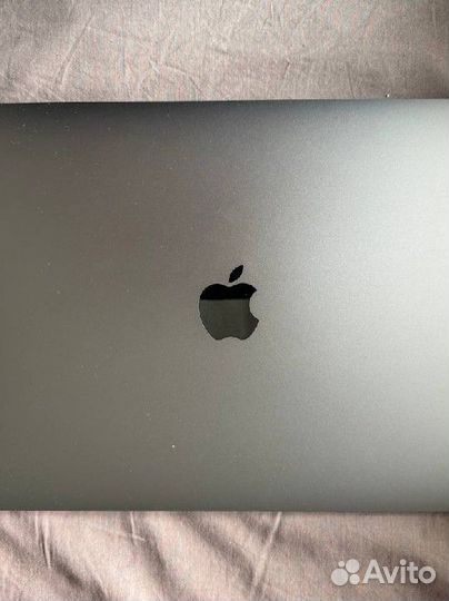 Apple MacBook Pro (13-inch, M2, 2022)