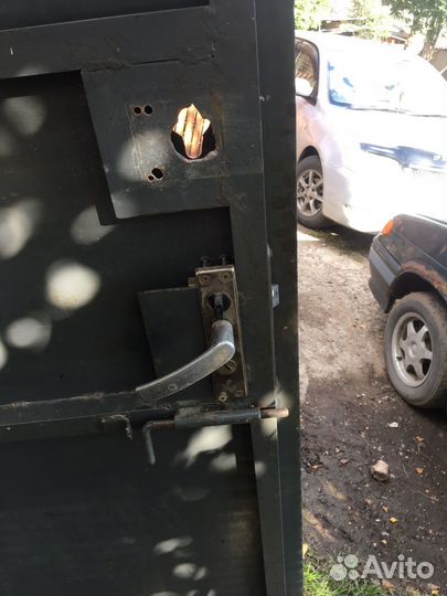 Дверь входная металлическая