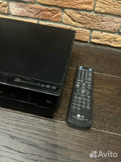 DVD-рекордер LG dvrk789