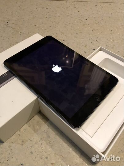 iPad mini -2 (16, GB space grey) оригрнал+игры