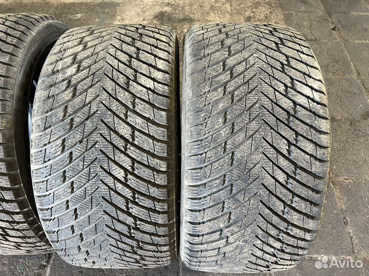 Arivo Ice Claw ARW7 275/40 R22 107T