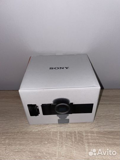 Компактный фотоаппарат Sony ZV-E10