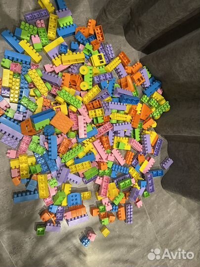 Детский конструктор крупный