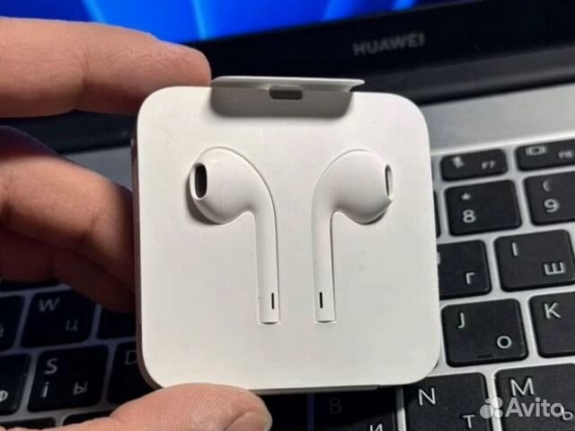 Наушники Apple EarPods Lightning