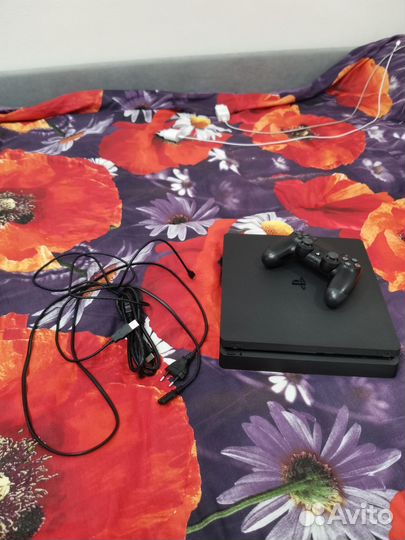 Sony playstation 4 PS4 slim 1tb