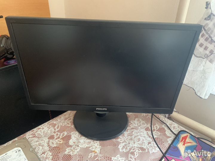 Монитор Philips 223v5l