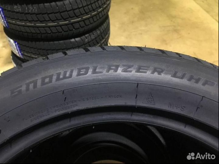 Windforce Snowblazer UHP 225/50 R17 98V