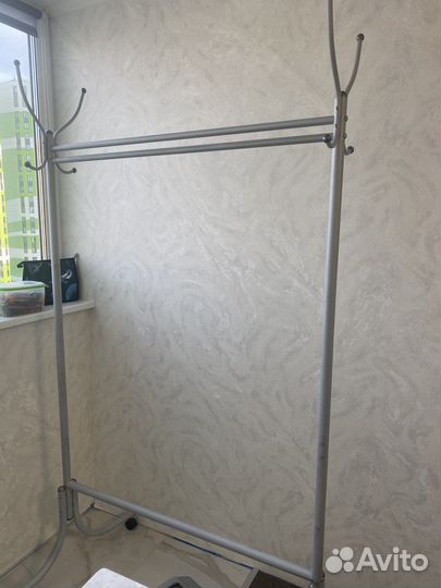 Вешалка для верхней одежды напольная